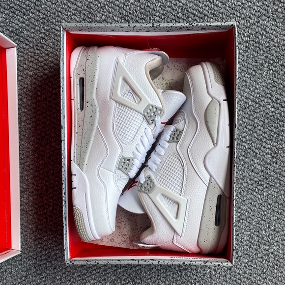 Brand Retro 4 ‘White Oreo’ Men’s Sneakers - Picture 5 of 5